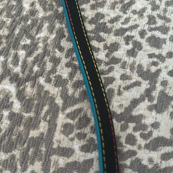 Kurt Geiger Black Leather Crossbody Bag with Adjustable Strap - Picture 3 of 7